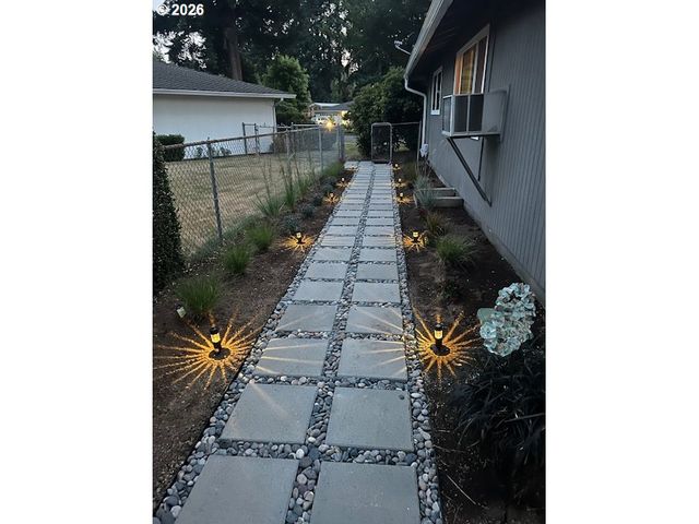 15822 Se ALPENGLADE Ct, Milwaukie, OR 97267