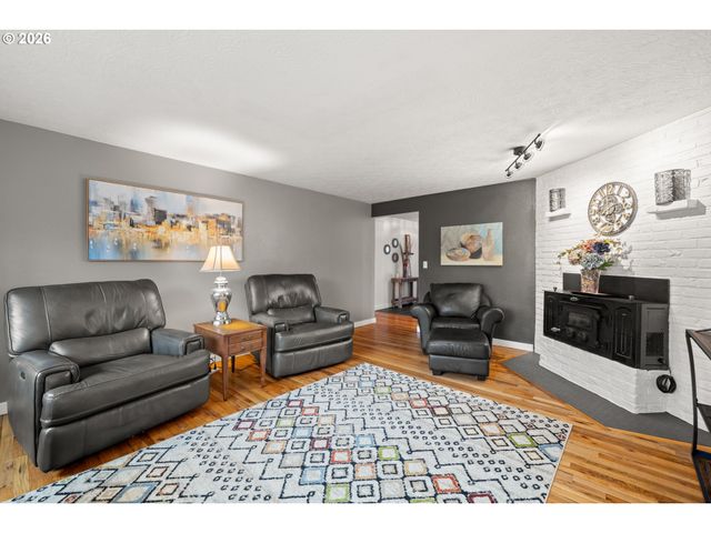 15822 Se ALPENGLADE Ct, Milwaukie, OR 97267