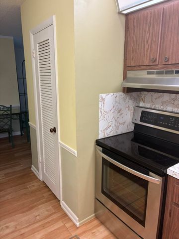 659 W Oakland Park Boulevard 204, Oakland Park, FL 33311