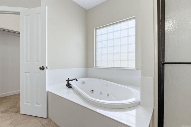 1219 WAR EAGLE, Alexander, AR 72002