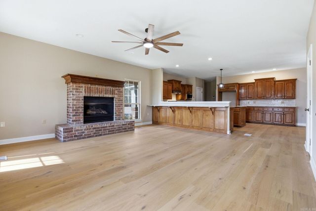 1219 WAR EAGLE, Alexander, AR 72002