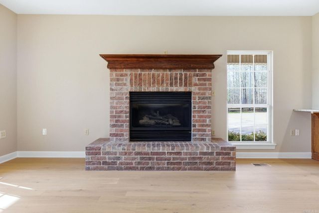 1219 WAR EAGLE, Alexander, AR 72002