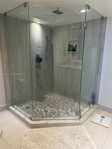 1000 Quayside Ter 905, Miami, FL 33138