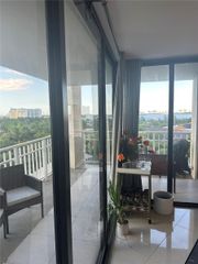 1000 Quayside Ter 905, Miami, FL 33138