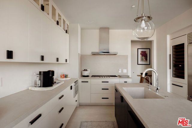 870 Haverford Avenue 303, Pacific Palisades (los Angeles), CA 90272