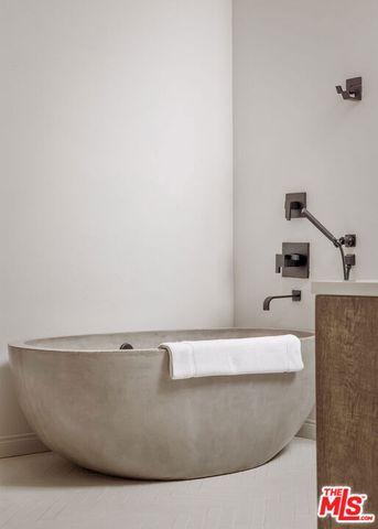 870 Haverford Avenue 303, Pacific Palisades (los Angeles), CA 90272