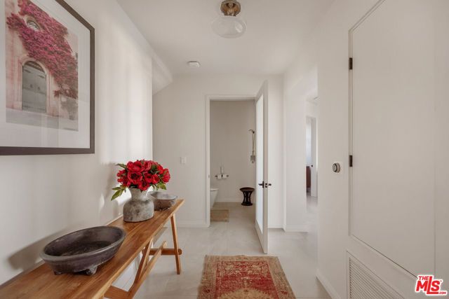 870 Haverford Avenue 303, Pacific Palisades (los Angeles), CA 90272