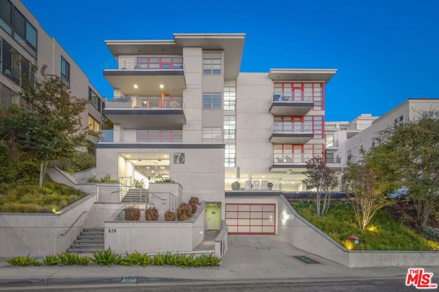870 Haverford Avenue 303, Pacific Palisades (los Angeles), CA 90272