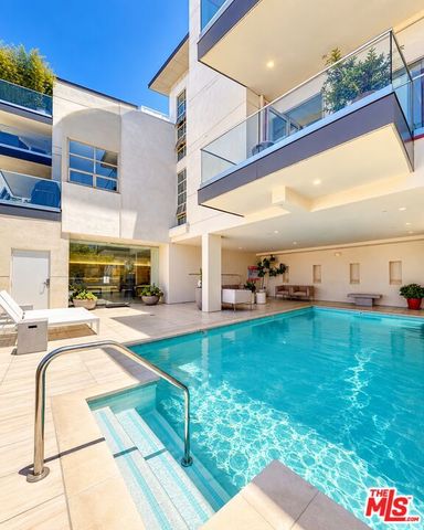 870 Haverford Avenue 303, Pacific Palisades (los Angeles), CA 90272