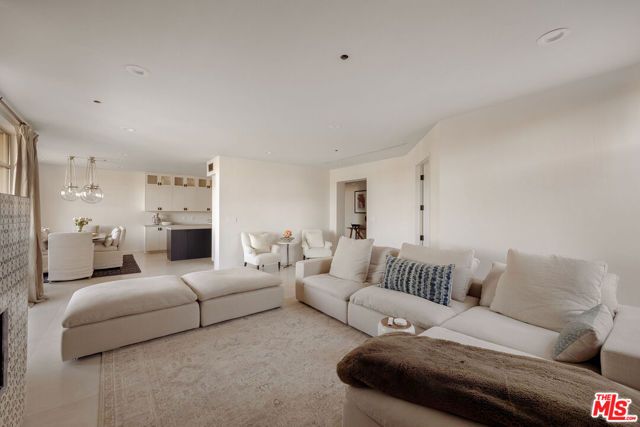 870 Haverford Avenue 303, Pacific Palisades (los Angeles), CA 90272