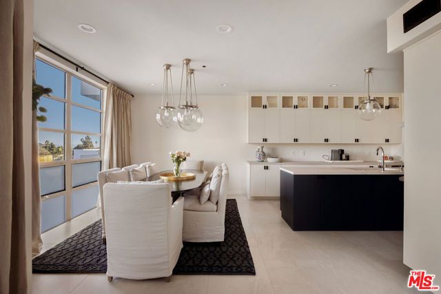 870 Haverford Avenue 303, Pacific Palisades (los Angeles), CA 90272