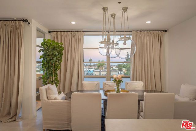 870 Haverford Avenue 303, Pacific Palisades (los Angeles), CA 90272
