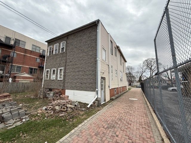 2355 N Newland Avenue, Chicago, IL 60707