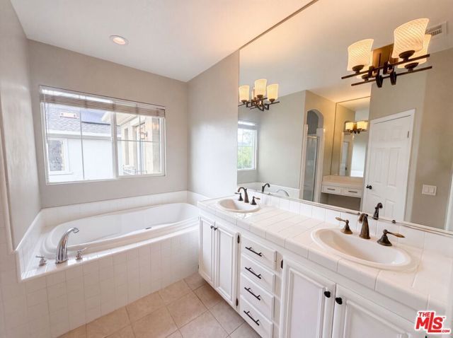 48 Laurelhurst Drive, Ladera Ranch, CA 92694
