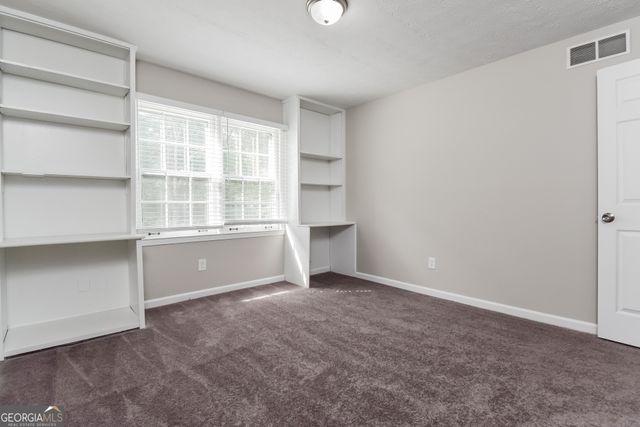 627 Rockborough Drive, Stone Mountain, GA 30083