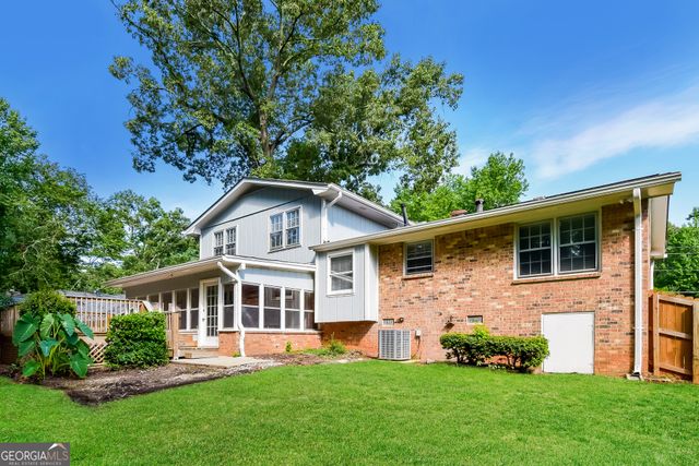 627 Rockborough Drive, Stone Mountain, GA 30083