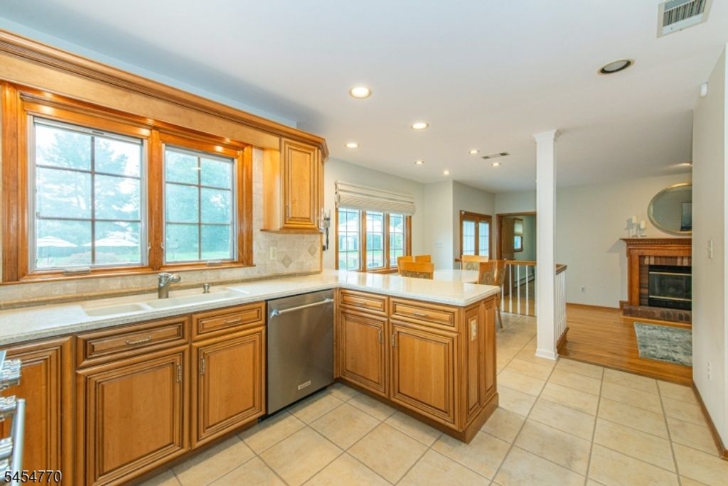 10 Earhart Dr, Roxbury Twp., NJ 07876 — photo 5