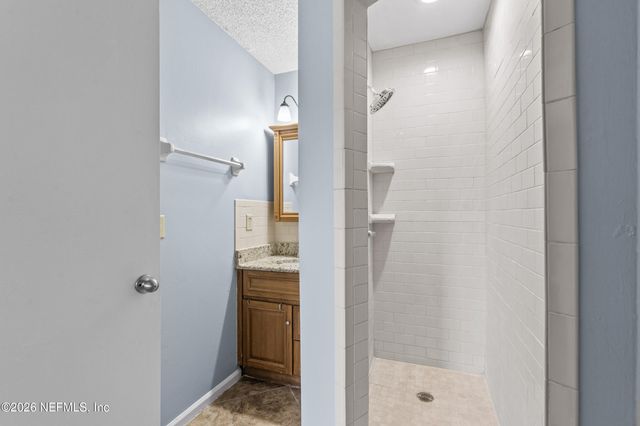 8300 PLAZA GATE Lane 1163, Jacksonville, FL 32217