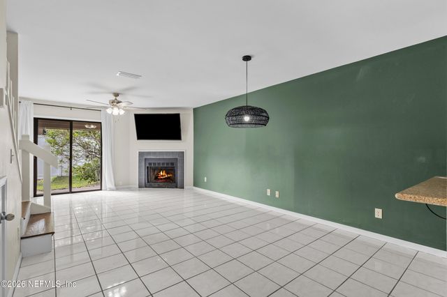 8300 PLAZA GATE Lane 1163, Jacksonville, FL 32217