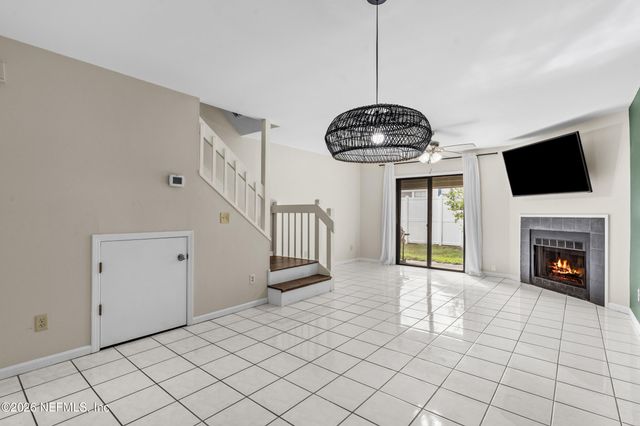 8300 PLAZA GATE Lane 1163, Jacksonville, FL 32217