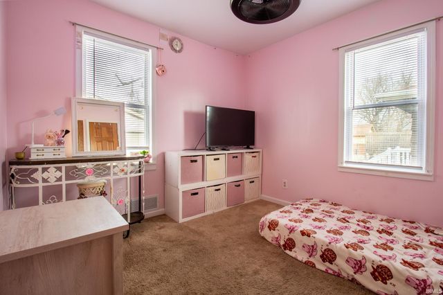 214 N Dwiggins Street, Griffith, IN 46319