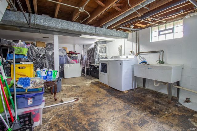 214 N Dwiggins Street, Griffith, IN 46319