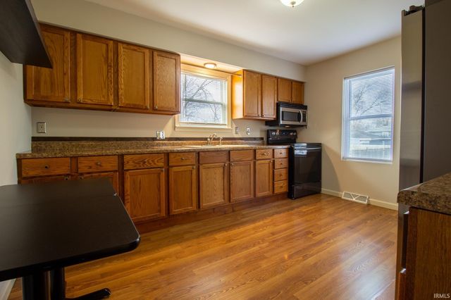 214 N Dwiggins Street, Griffith, IN 46319