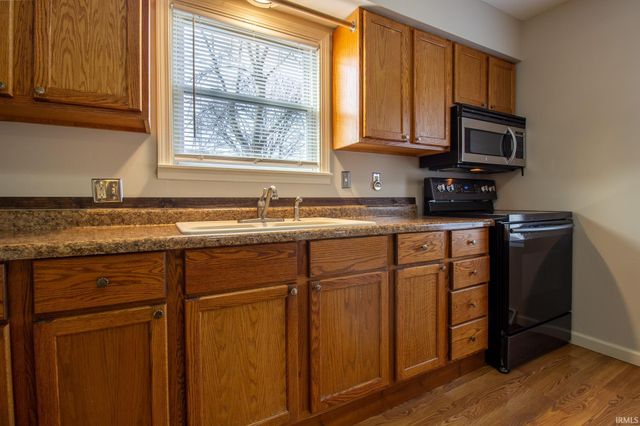 214 N Dwiggins Street, Griffith, IN 46319