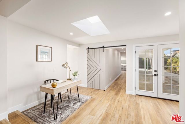 6701 NOBLE Avenue, Van Nuys (los Angeles), CA 91405