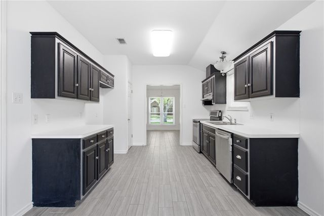 4910 Lake Livingston Dr, Corpus Christi, TX 78413