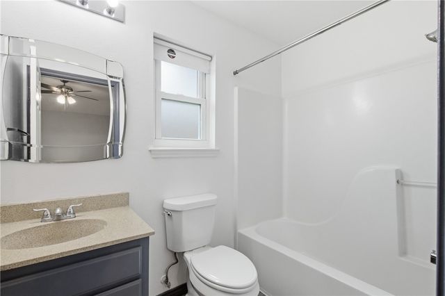 4910 Lake Livingston Dr, Corpus Christi, TX 78413