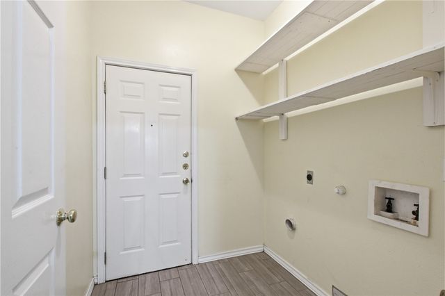 4910 Lake Livingston Dr, Corpus Christi, TX 78413