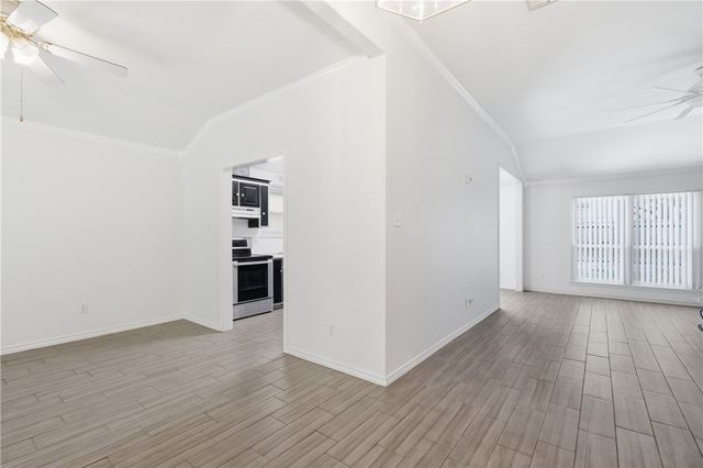 4910 Lake Livingston Dr, Corpus Christi, TX 78413