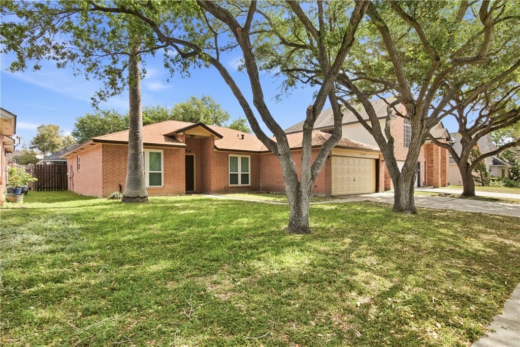 4910 Lake Livingston Dr, Corpus Christi, TX 78413