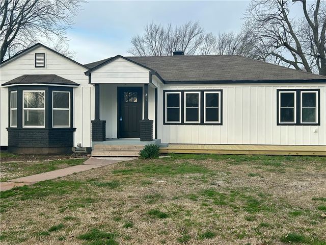 311North Main Avenue, Lincoln, AR 72744