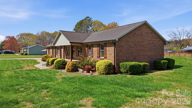 7721 Otts Circle, Stanley, NC 28164