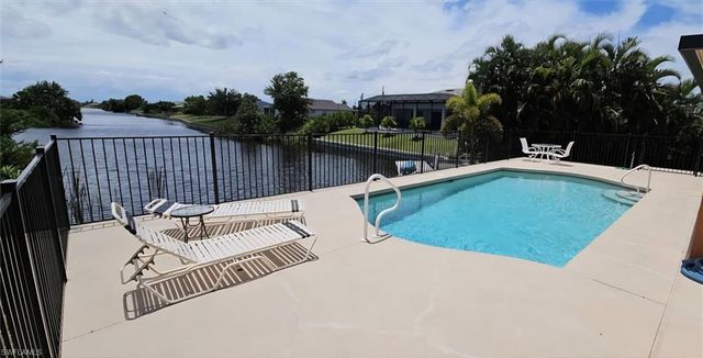 826 32nd TER, Cape Coral, FL 33914