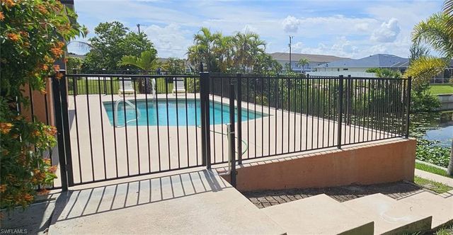 826 32nd TER, Cape Coral, FL 33914