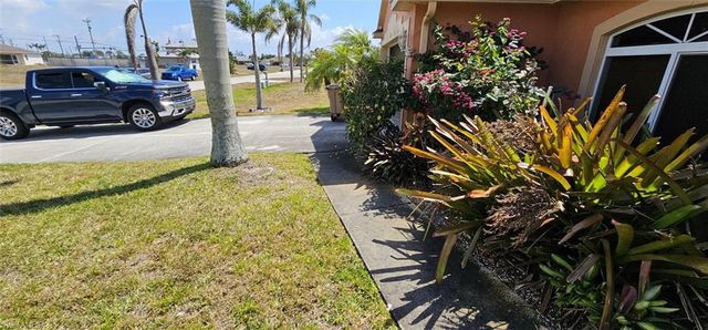 826 32nd TER, Cape Coral, FL 33914