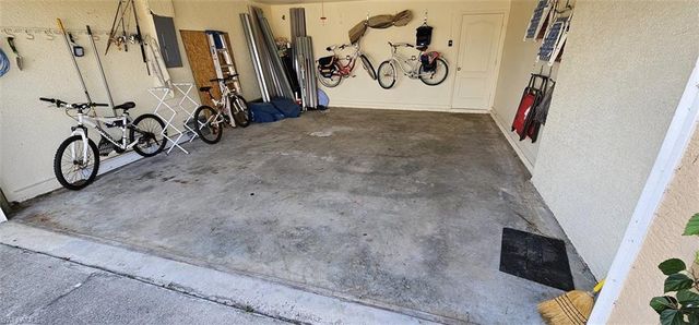 826 32nd TER, Cape Coral, FL 33914