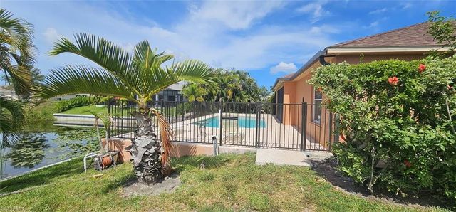 826 32nd TER, Cape Coral, FL 33914