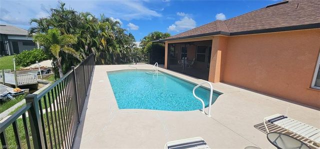 826 32nd TER, Cape Coral, FL 33914