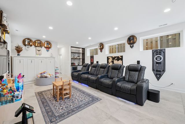 5348 W Argyle Street, Chicago, IL 60630