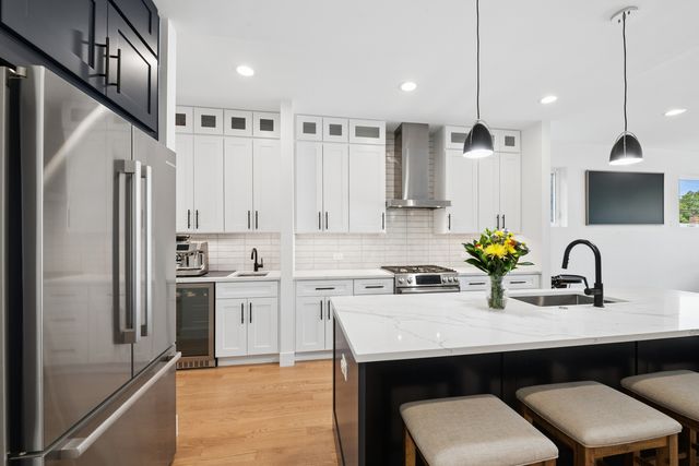 5348 W Argyle Street, Chicago, IL 60630