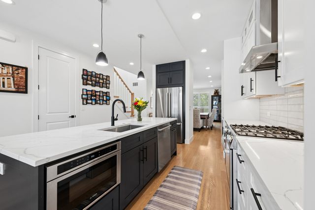 5348 W Argyle Street, Chicago, IL 60630
