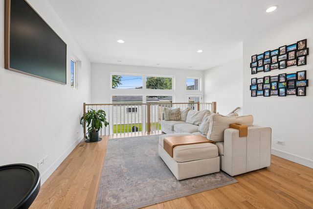 5348 W Argyle Street, Chicago, IL 60630