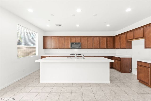528 Sunny Pointe Street, Henderson, NV 89011