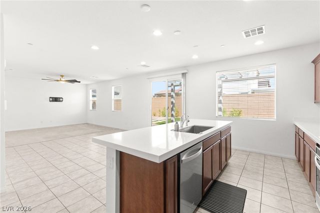 528 Sunny Pointe Street, Henderson, NV 89011