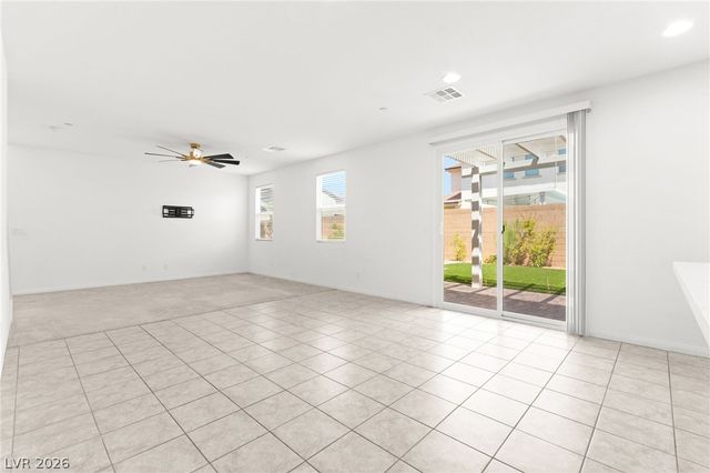 528 Sunny Pointe Street, Henderson, NV 89011