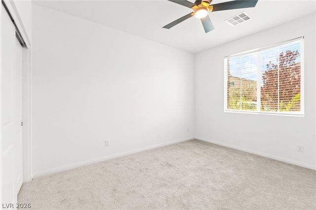 528 Sunny Pointe Street, Henderson, NV 89011